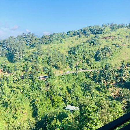 Riverbank Resort Gampola Bagian luar foto