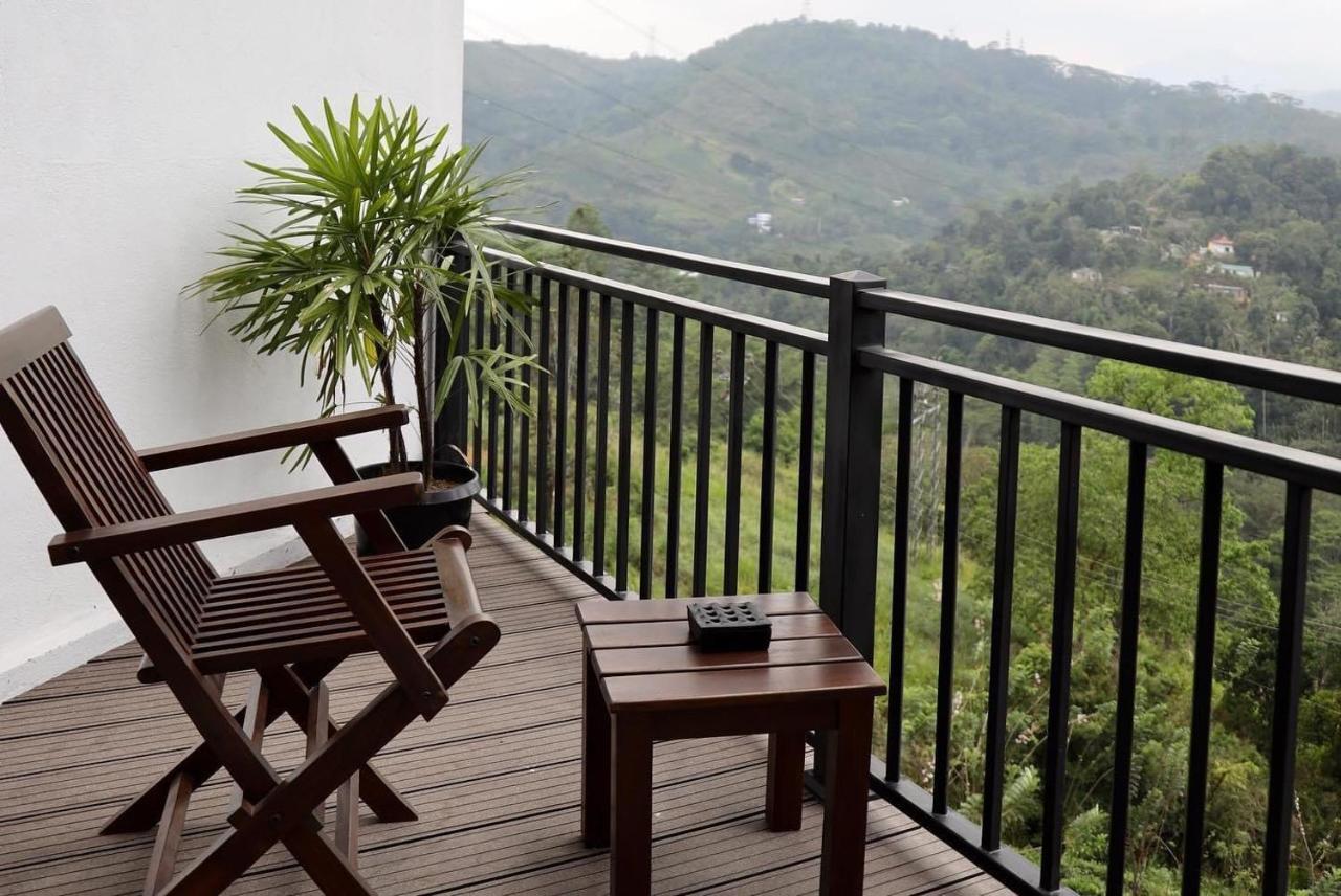 Riverbank Resort Gampola Bagian luar foto