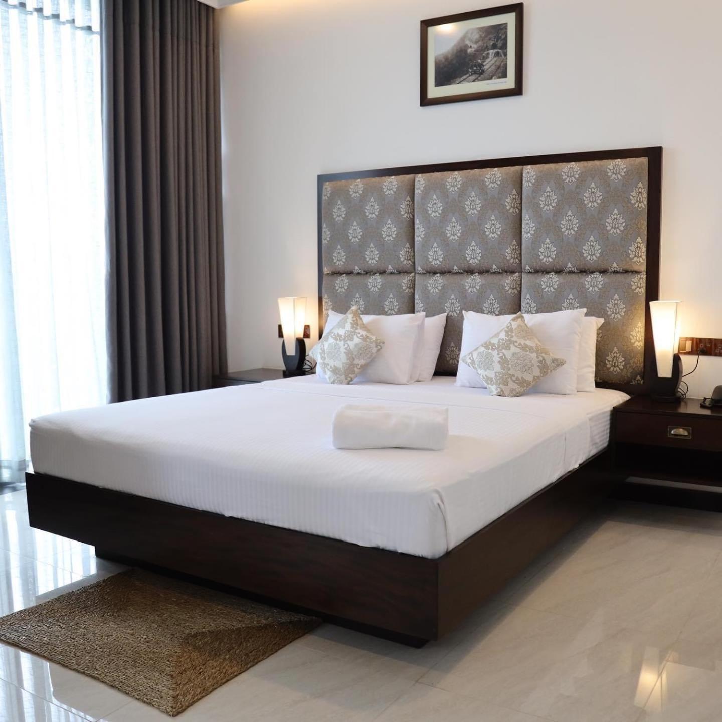 Riverbank Resort Gampola Bagian luar foto